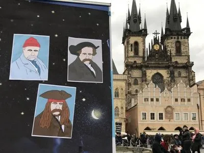 На головній площі столиці Чехії діти зачитали вірші Тараса Шевченка