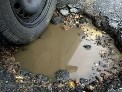 Инспектировали дороги на Закарпатье: у авто заместителя министра оторвалось колесо