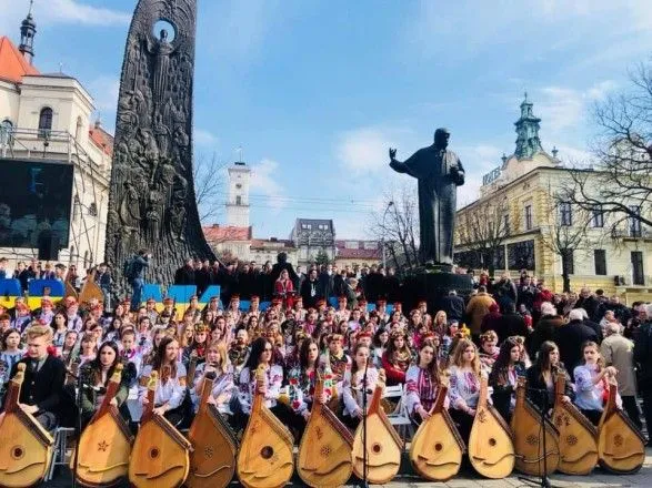 У Львові чотириста кобзарів одночасно виконали твори Шевченка