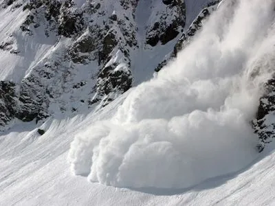 В Карпатах высокая лавинная опасность из-за снегопада