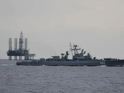 "Нафтогаз" показав, як військові кораблі РФ стережуть об'єкти компанії в Криму