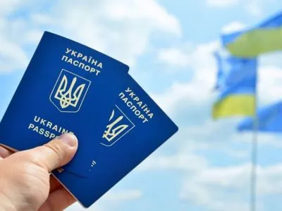 Более 140 тысяч крымчан получили биометрические загранпаспорта