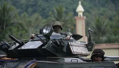 На Філіппінах в ході зіткнень армії з бойовиками загинули 12 осіб