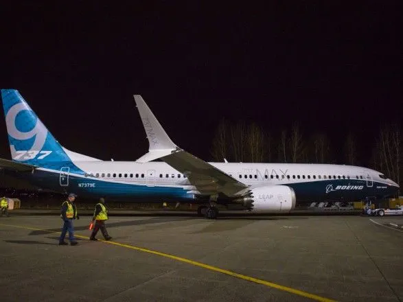 Boeing призупиняє поставки літаків моделі 737 MAX