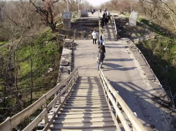 Україна готова почати ремонт аварійного мосту у Станиці Луганській – Марчук