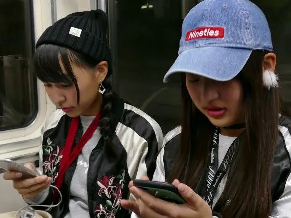 Торік в Японії почастішали випадки вимагання оголених селфі у школярів