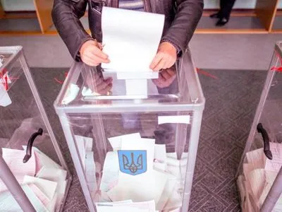 Понад 90 тисяч українців змінили місце голосування