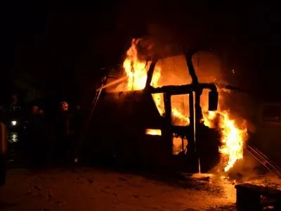 В Ровно полностью сгорел пассажирский двухэтажный автобус