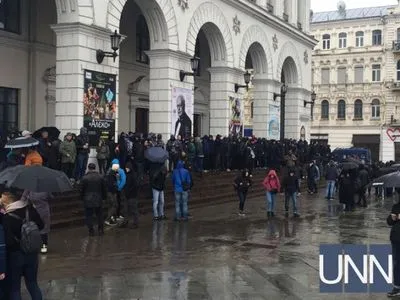 Правоохранители проводят фильтрационные мероприятия в центре Киева из-за акций