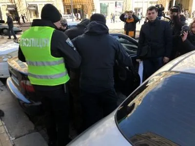 У Києві під час виступу Порошенка відбулись сутички між активістами