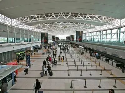 Столичный аэропорт Аргентины приостановил работу