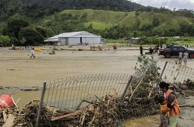 Наводнение в Индонезии: количество погибших превысило сотню