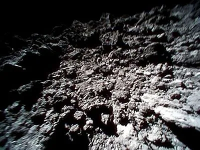 Японский зонд обнаружил на астероиде Рюгу возможные компоненты воды