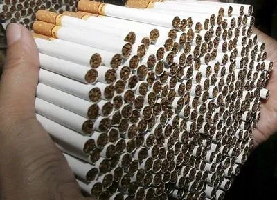 В вентиляции теплохода прятали более 20 тыс. пачек контрабандных сигарет