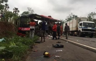 В Гане столкнулись автобусы, минимум 60 погибших