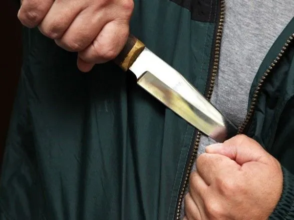 Во время ограбления мужчине нанесли 11 ножевых