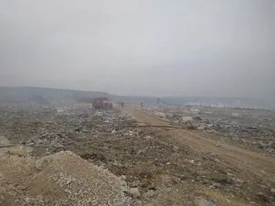 У Львівській області загасили пожежу на сміттєзвалищі