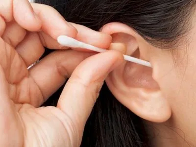 Медик предостерегла от использования ушных палочек