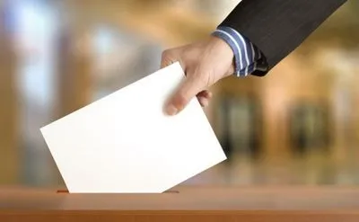 Понад 60% українців вважають участь у виборах обов'язком - опитування