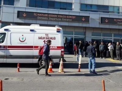 В аэропорту Турции полицейские устроили стрельбу