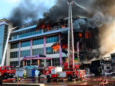 У Баку горить торговельний центр