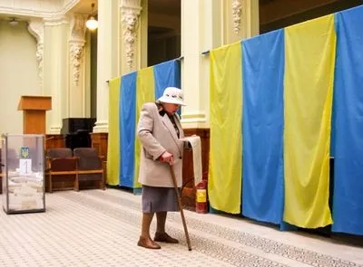 Парламент Польши направил на выборы в Украину 12 наблюдателей