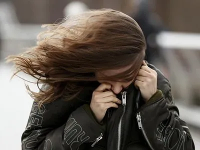 Українців попередили про "жовтий" рівень небезпеки через вітер