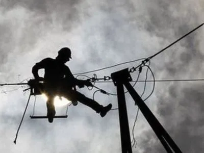 Более 33 тысяч потребителей во Флориде остались без электричества