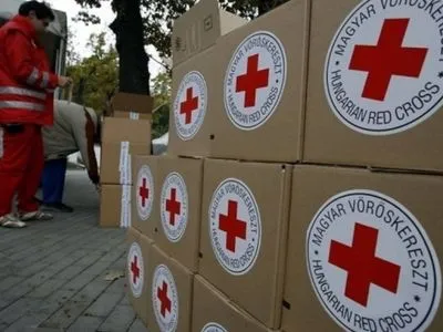 На оккупированный Донбасс заехали 16 грузовиков с гуманитаркой от "Красного Креста"