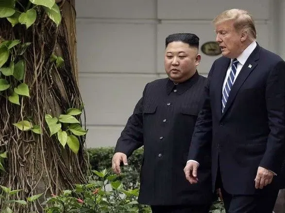 Трамп на переговорах в Ханої просив Кім Чен Ина перевезти ядерну зброю в США - Reuters