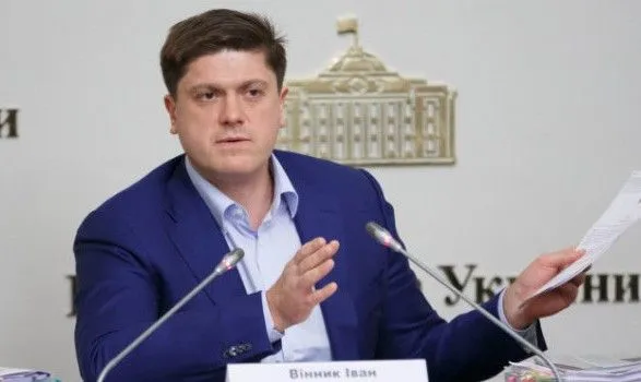 ministr-oboroni-gritsenko-perebuvayuchi-na-posadi-spisav-ta-prodav-919-tankiv-t-72-vinnik