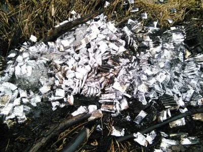 На украинско-польской границе правонарушители сожгли 12 ящиков сигарет