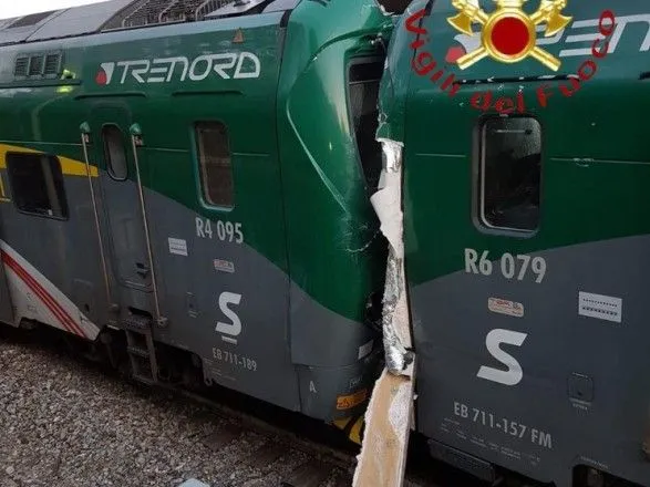 Два пасажирські потяги зіткнулись в Італії, щонайменше 50 постраждалих