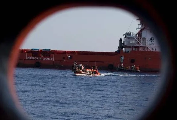 Захваченное нелегальными мигрантами торговое судно прибыло в Мальту, 5 человек задержаны