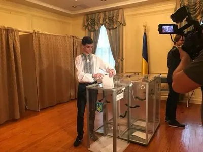 У США розпочалося голосування на виборах президента України