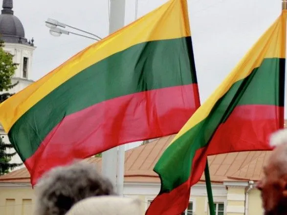 Литва поздравила Украину с проведением первого тура выборов президента