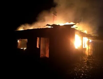 На Одещині, через вибух автомобіля, згорів житловий будинок та загинув господар