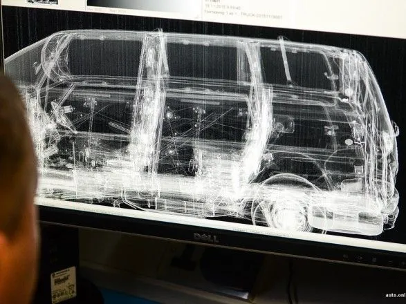 На западной границе Украины вскоре заработает 7 сканеров для досмотра грузовиков