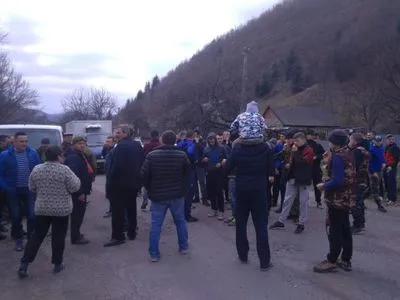 Закарпатцы мешают пограничникам обустраивать границу с Румынией