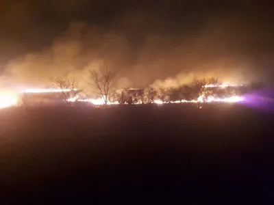 На Черкащині через підпал трави мало не згоріло село