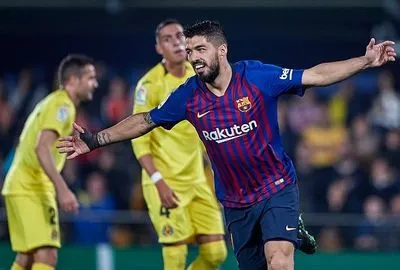 Месси и Суарес спасли "Барселону" от поражения в матче с восемью голами
