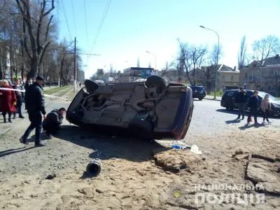 Газова труба вибухнула в Одесі: пошкоджено декілька автівок