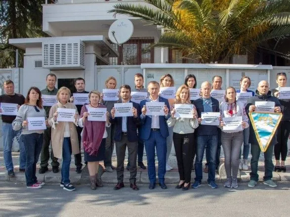 В Турции поддержали флэшмоб солидарности с крымскими татарами