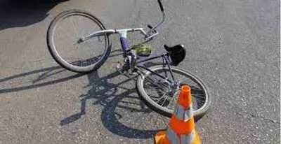 Під Києвом невідомий водій збив велосипедиста на смерть і втік