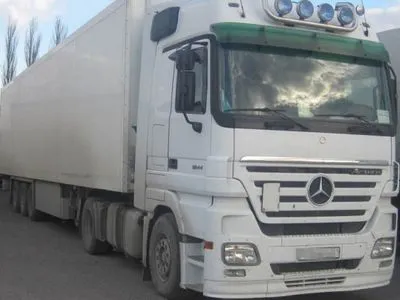 В Украину пытались ввезти овощи из Узбекистана на грузовиках с фальшивыми номерами
