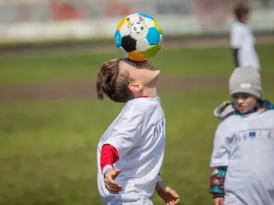 В этом месяце в 7 регионах Украины пройдут открытые уроки футбола