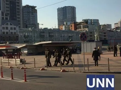 Под "Олимпийский" в Киеве стянули силовиков