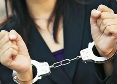 На Тернопільщині до 8 років засудили двох жінок, які на смерть забили чоловіка