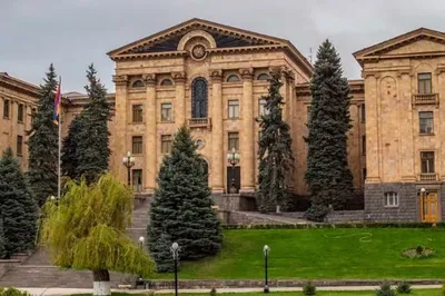 У Вірменії горіла будівля парламенту
