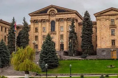 В Армении горело здание парламента